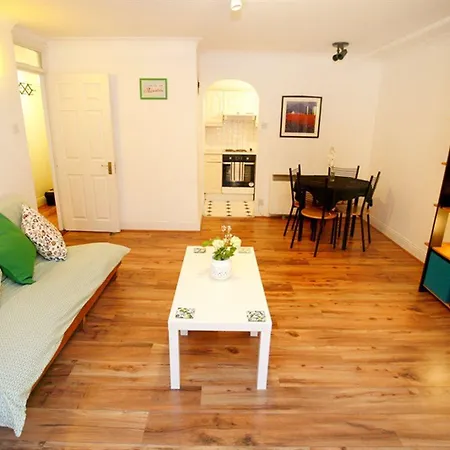 Short Let Direct - St Augustine St D8 Apartment Dublin